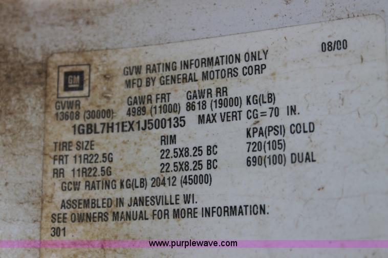 image for item AJ9344 2001 Chevrolet C7500 feed delivery truck