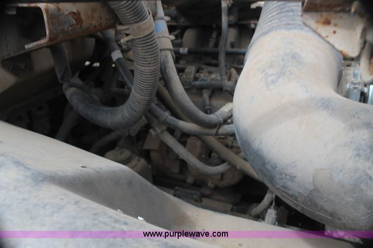 image for item AJ9344 2001 Chevrolet C7500 feed delivery truck