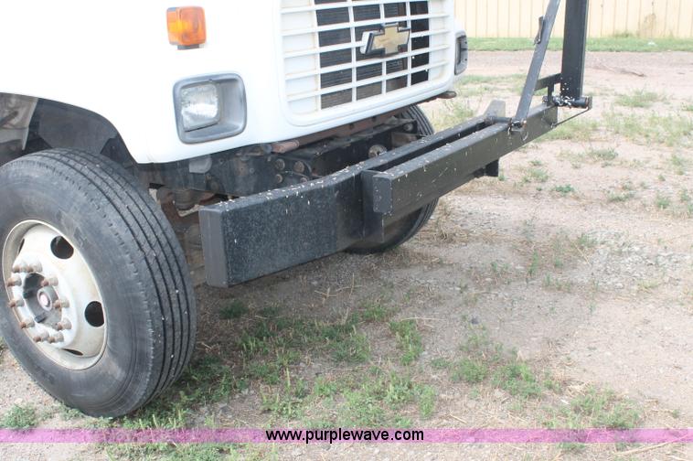 image for item AJ9344 2001 Chevrolet C7500 feed delivery truck