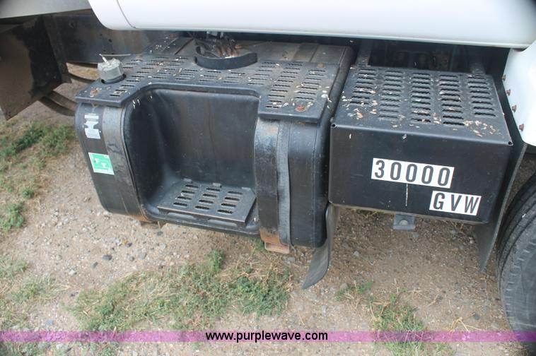 image for item AJ9344 2001 Chevrolet C7500 feed delivery truck