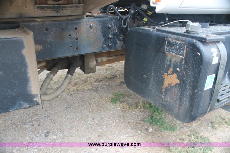 image for item AJ9344 2001 Chevrolet C7500 feed delivery truck