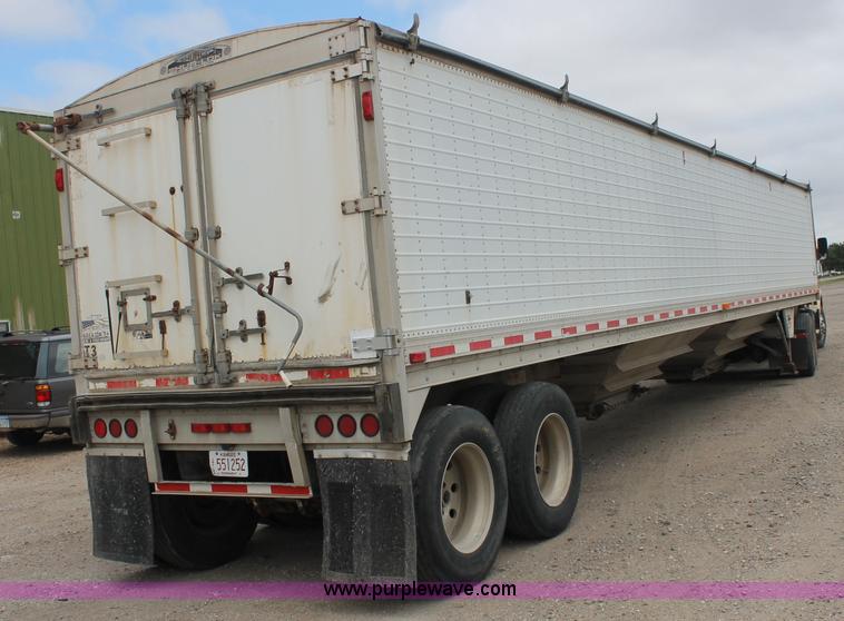 image for item AJ9346 2001 Wilson DWH-400 hopper grain trailer