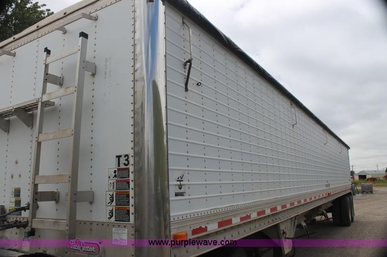 image for item AJ9346 2001 Wilson DWH-400 hopper grain trailer