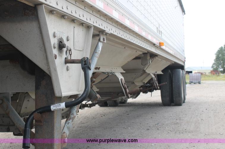 image for item AJ9346 2001 Wilson DWH-400 hopper grain trailer