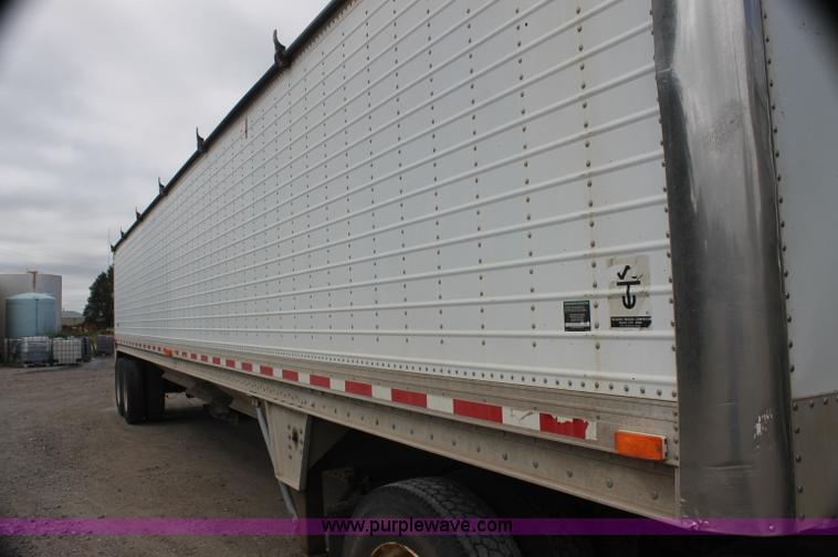 image for item AJ9346 2001 Wilson DWH-400 hopper grain trailer