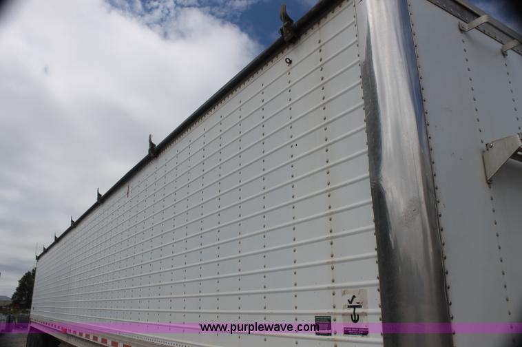 image for item AJ9346 2001 Wilson DWH-400 hopper grain trailer