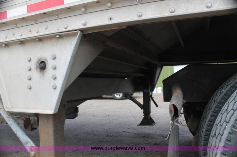 image for item AJ9346 2001 Wilson DWH-400 hopper grain trailer