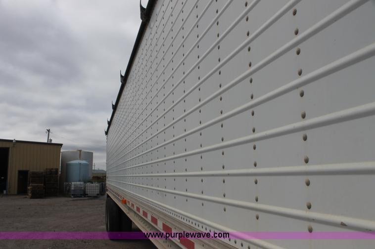 image for item AJ9346 2001 Wilson DWH-400 hopper grain trailer