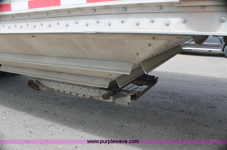 image for item AJ9346 2001 Wilson DWH-400 hopper grain trailer