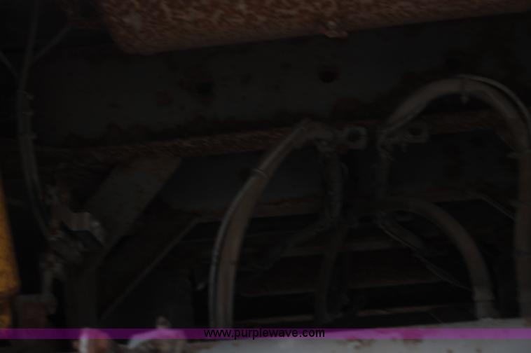 image for item AJ9346 2001 Wilson DWH-400 hopper grain trailer