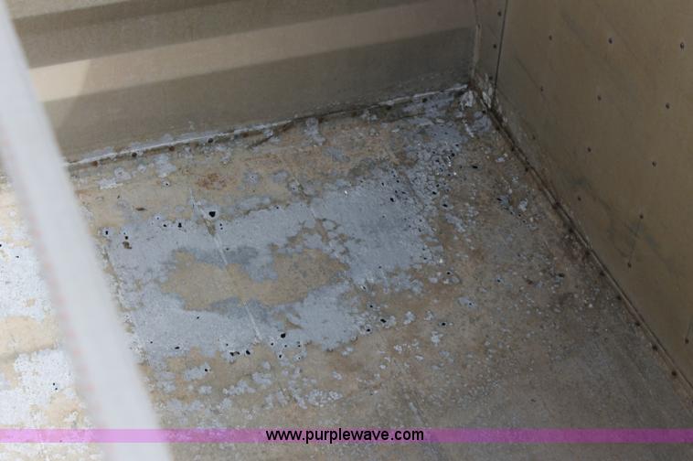 image for item AJ9346 2001 Wilson DWH-400 hopper grain trailer