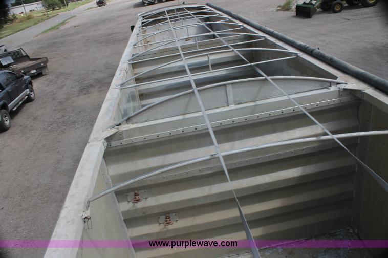 image for item AJ9346 2001 Wilson DWH-400 hopper grain trailer