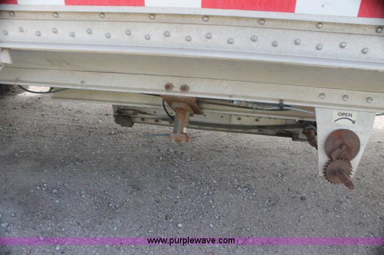 image for item AJ9346 2001 Wilson DWH-400 hopper grain trailer