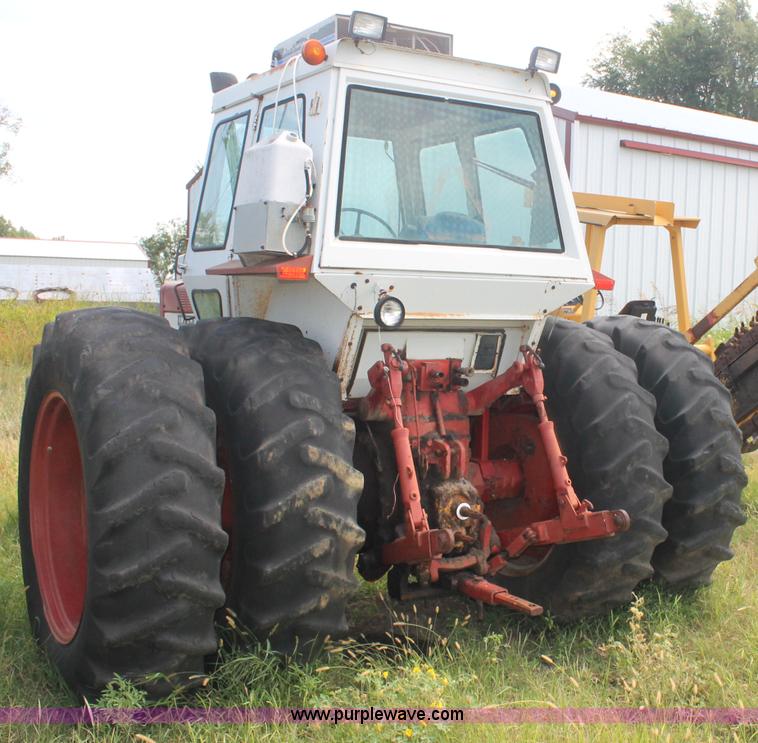 image for item AJ9349 International Farmall 1456 tractor