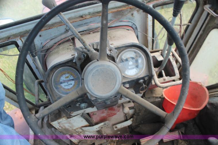 image for item AJ9349 International Farmall 1456 tractor