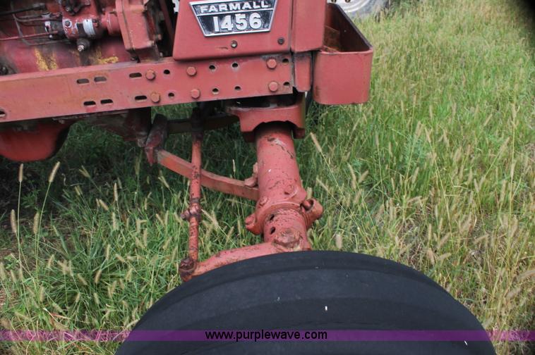 image for item AJ9349 International Farmall 1456 tractor