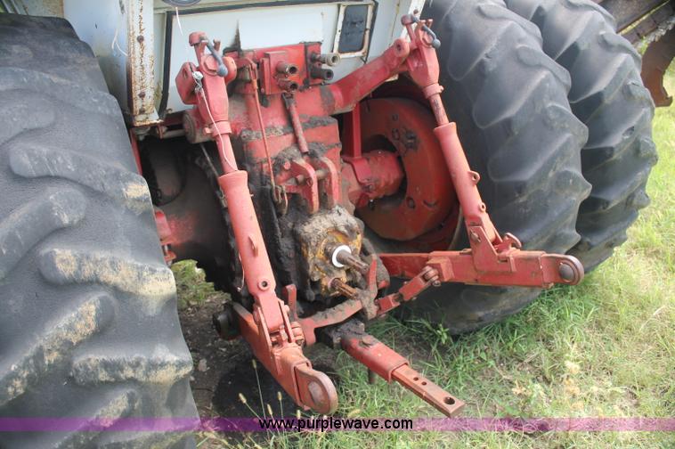 image for item AJ9349 International Farmall 1456 tractor