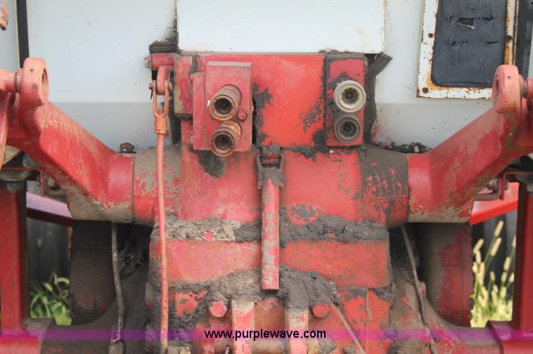 image for item AJ9349 International Farmall 1456 tractor