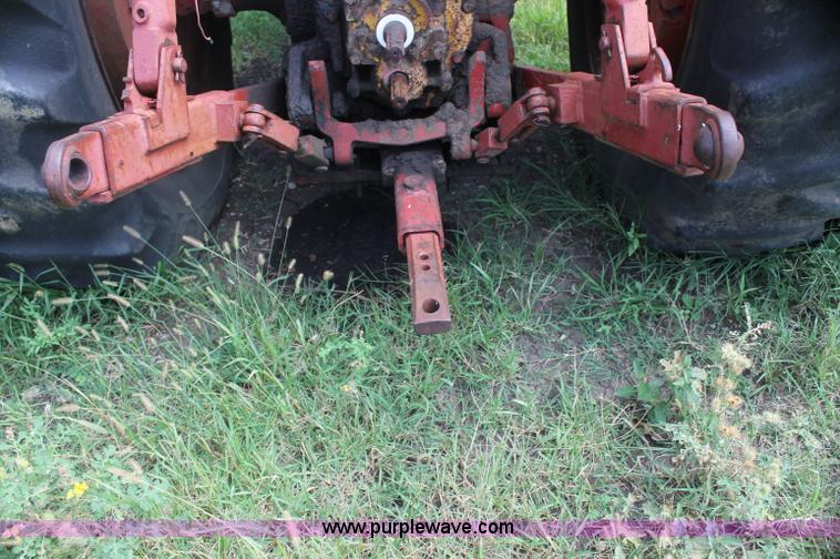 image for item AJ9349 International Farmall 1456 tractor