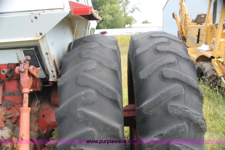 image for item AJ9349 International Farmall 1456 tractor