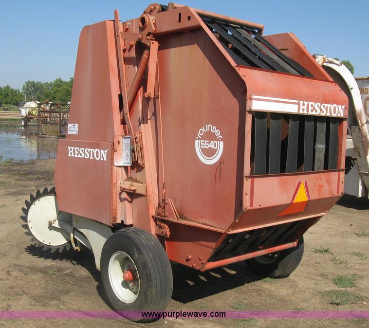 image for item E7972 1980 Hesston 5540 round baler