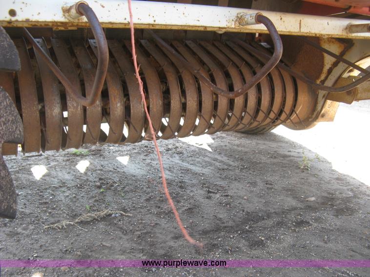 image for item E7972 1980 Hesston 5540 round baler