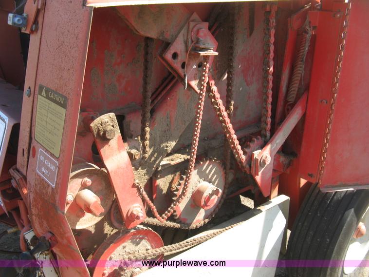 image for item E7972 1980 Hesston 5540 round baler