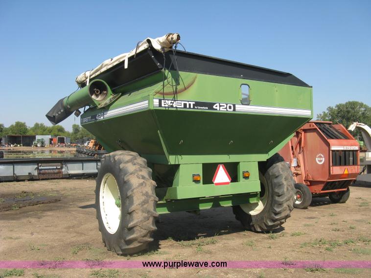 image for item E7973 Brent GC420 grain cart