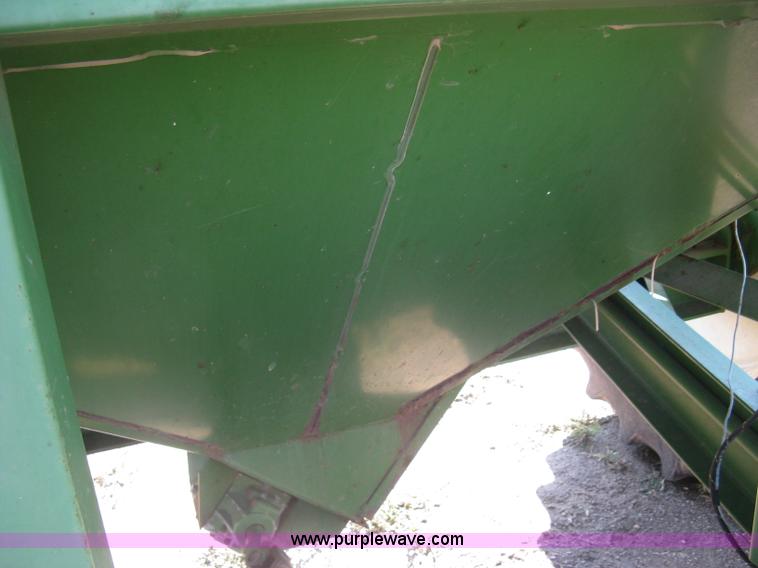 image for item E7973 Brent GC420 grain cart