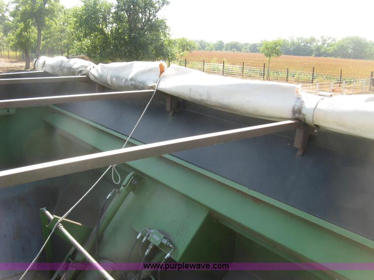 image for item E7973 Brent GC420 grain cart