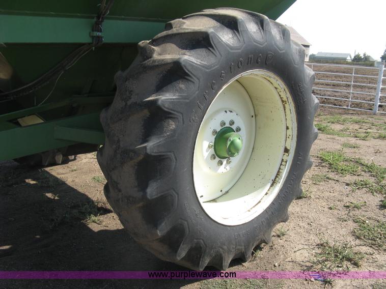 image for item E7973 Brent GC420 grain cart