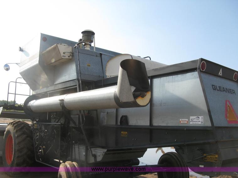 image for item E7985 Gleaner M2 combine