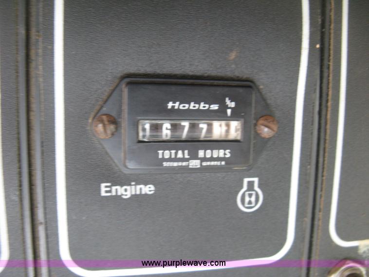 image for item E7985 Gleaner M2 combine