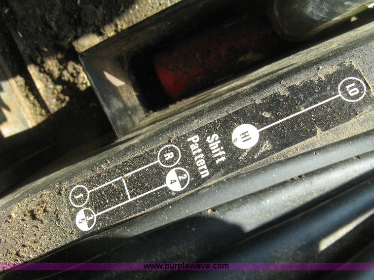 image for item E7985 Gleaner M2 combine