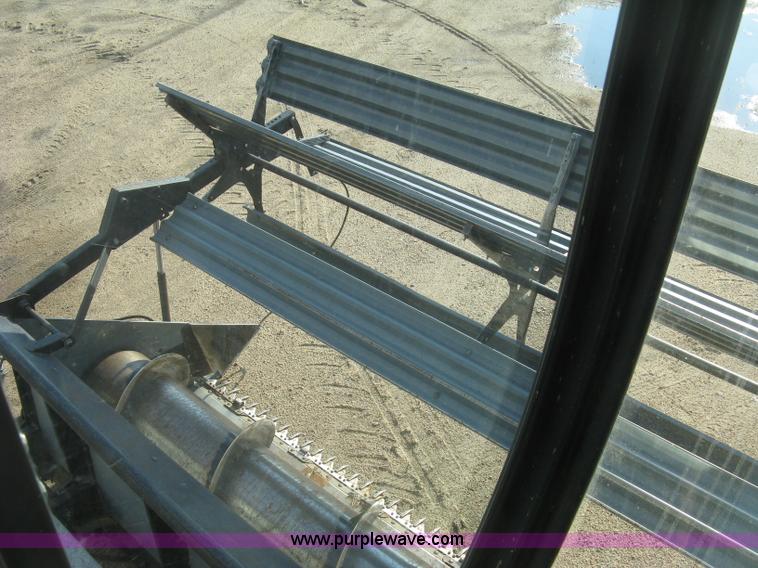 image for item E7985 Gleaner M2 combine