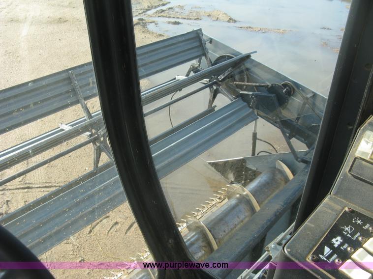 image for item E7985 Gleaner M2 combine