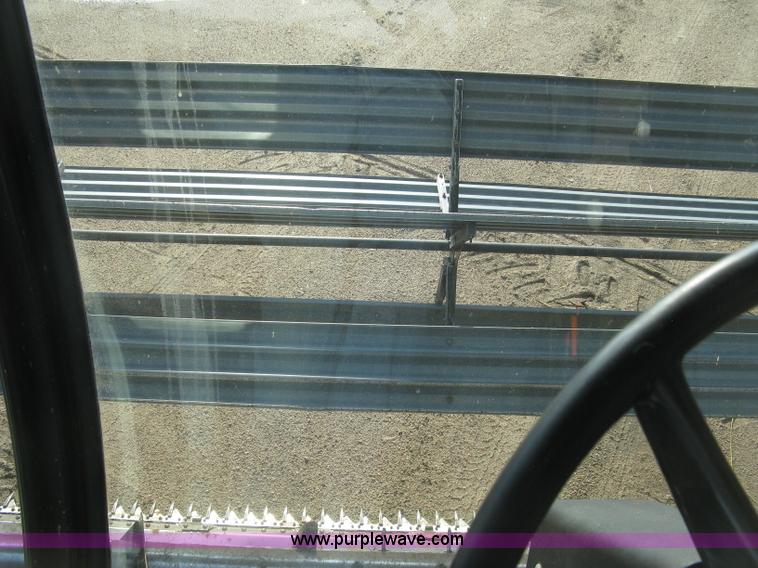 image for item E7985 Gleaner M2 combine