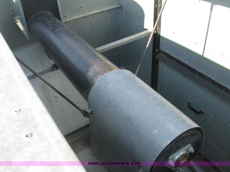 image for item E7985 Gleaner M2 combine