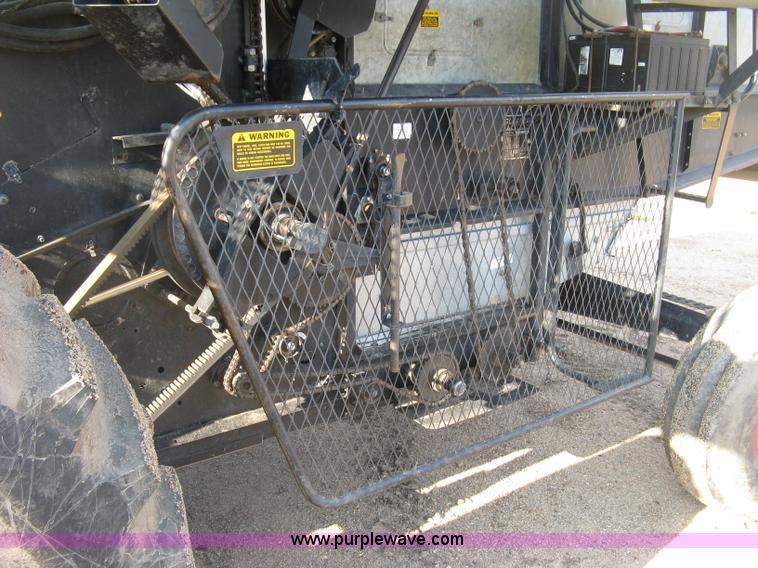 image for item E7985 Gleaner M2 combine