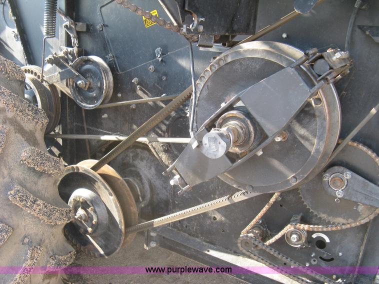 image for item E7985 Gleaner M2 combine