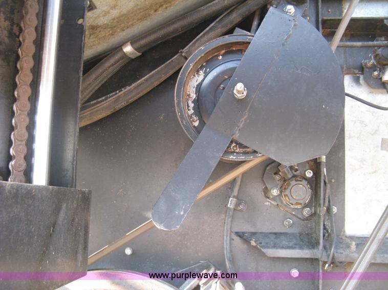 image for item E7985 Gleaner M2 combine