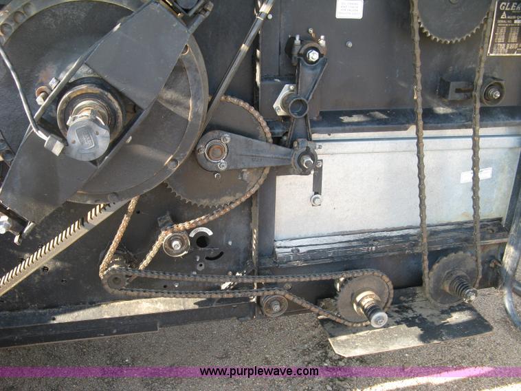 image for item E7985 Gleaner M2 combine