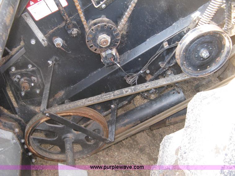 image for item E7985 Gleaner M2 combine