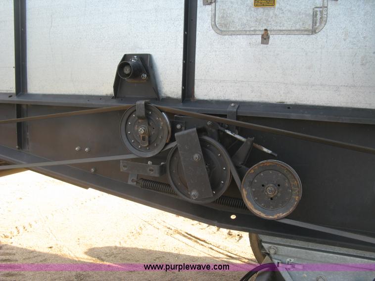 image for item E7985 Gleaner M2 combine