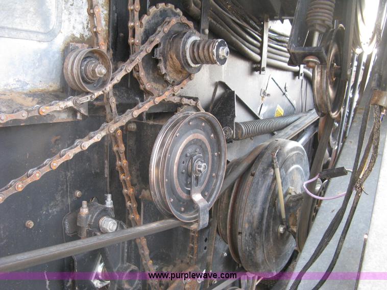 image for item E7985 Gleaner M2 combine