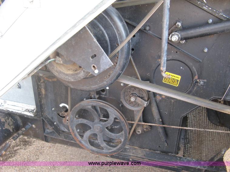 image for item E7985 Gleaner M2 combine