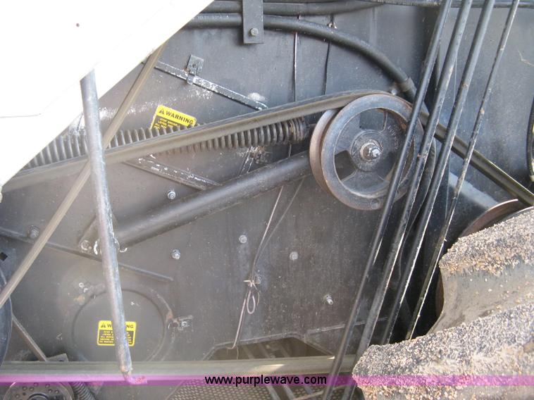 image for item E7985 Gleaner M2 combine