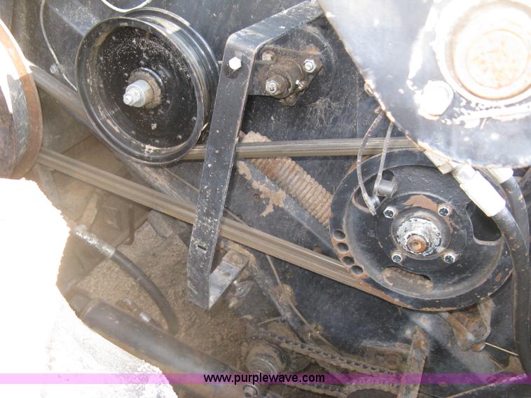 image for item E7985 Gleaner M2 combine