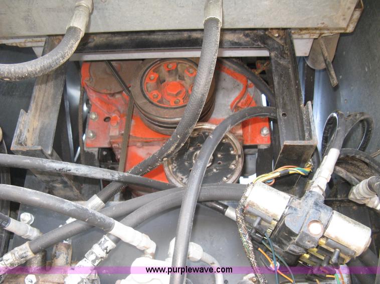 image for item E7985 Gleaner M2 combine