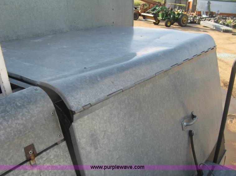 image for item E7985 Gleaner M2 combine